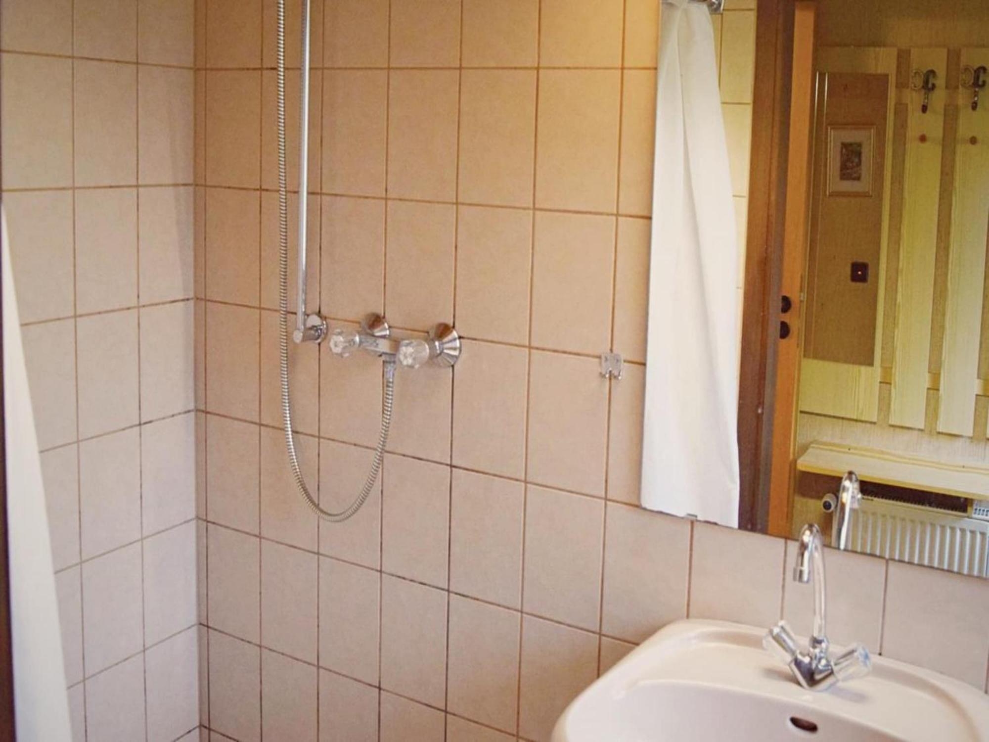 Furnished Bungalow With Peaceful Neighbourhood Мешеде Екстериор снимка